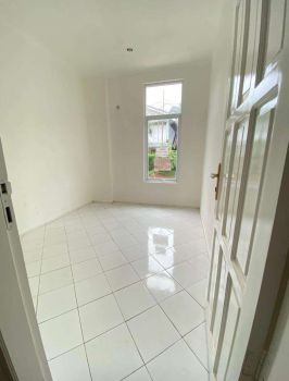 Dijual rumah di komplek griya pesona, legoso ,ciputat, tangerang selat