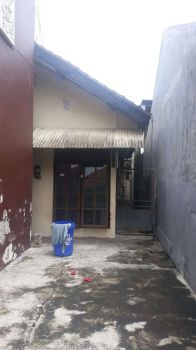 Tanah isi Bangunan Di Jalan Pulau Bawean Sanglah dekat Teuku Umar