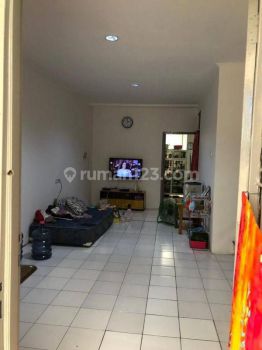 Rumah 2 Lantai Semi Furnished SHM di Taman Palem, Jakarta Barat