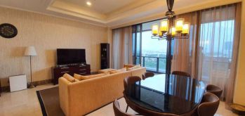 Disewakan apartemen district 8 senopati 2 BR 153m2 private lift