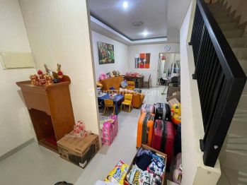 Rumah 2 lt di Golf Lake Residences Cengkareng 4 x 15 m2 ada 2 +1 kt furnished ke