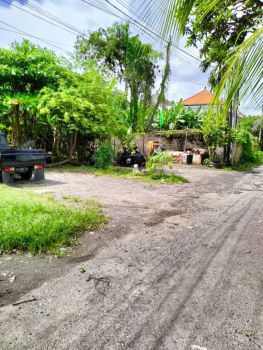 TANAH 23 ARE TANGKUBAN PERAHU KEROBOKAN DEKAT SEMINYAK