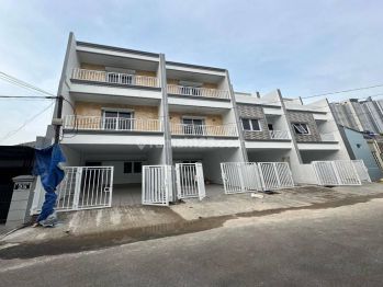 Tanjung Duren, Dekat Tomang grogol, Jual Rumah Baru 3,75 X 15 Jln 2 Mobil