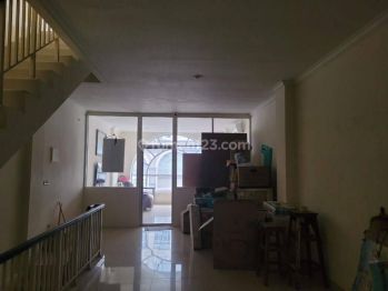 Dijual/Disewa Ruko Crown Hadap Dalam, Ac dan Lift barang