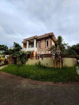 Rumah Hook Siap Huni Terawat di Araya Golf Malang Harga Nego