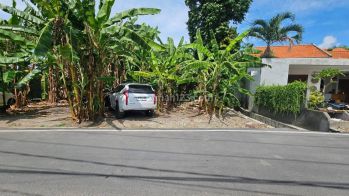 Di Jual Tanah di Jalan Pantai Pererenan, Badung