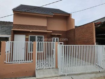 Rumah Siap Huni Strategis 15 Menit Ke Pasar Pondok Ungu Permai di Villa Gading