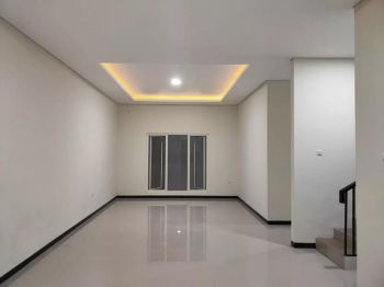 DIJUAL RUMAH BARU GRESS FULL BATA MERAH DEKAT UPN DAN MERR