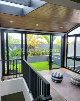 Jual Rumah Baru Pondok Indah 3,5 Lantai SHM Swimming Pool Rooftop Garden