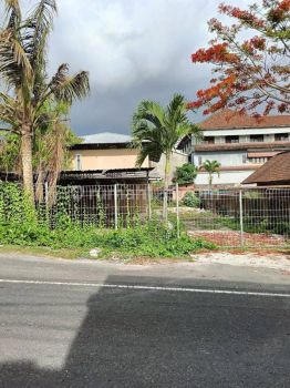 Tanah bonus bangunan gudang sederhana di Muding