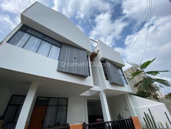 RUMAH + KOLAM RENANG di Lembang Setiabudi Ledeng Pondok Hijau Cipaku
