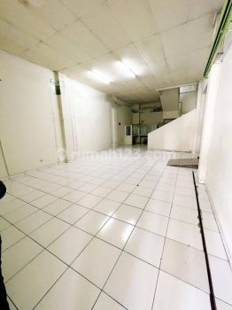 Jual/ Sewa Ruko Setrasari Mainroad Semi Furnished 3,5 Lantai