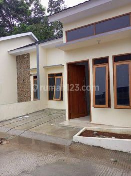 Rumah di Jalan Buwek SHM Baru Utara Dekat Tol Srmahi