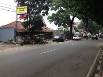 Jalan Cihampelas Sebrang SMAN 2