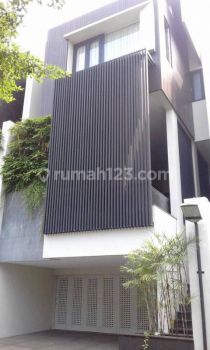 Rumah Mewah di Daerah Cilandak