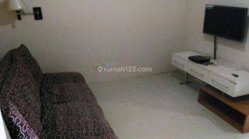 Disewakan Apartemen Cosmo Mansion 1 Bedroom Lantai Sedang Furnished