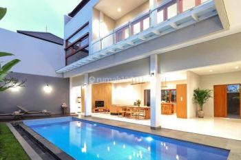 Disewakan Vila Lux Nyaman Modern di Jalan Pantai Berawa Canggu