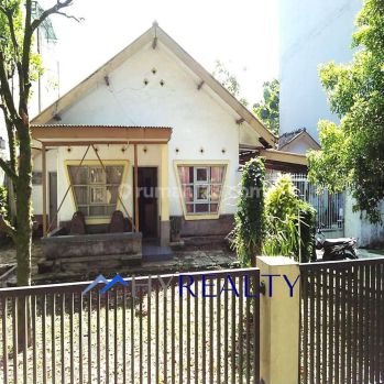 Rumah di Abdurahman saleh Bagus Strategis