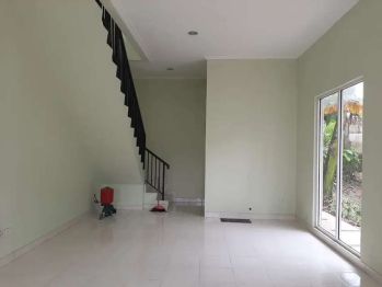 Disewakan Ruko Hoek 2 Lantai di Cibubur Country