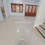 thumbnail-disewakan-rumah-mewah-2lt-pakuwon-city-1