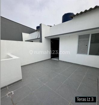 Chandra Rumah Baru Uk 3.75x15.3m Jalan 2 Mobil Lega di Tanjung Duren