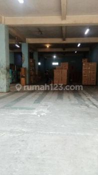 Sewakan dan jual ruko  gandeng besar dan bagus