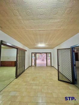 Dijual Rumah Komersil Jalan Imam Bonjol tengah kota