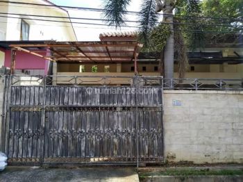 Rumah Tua Sgt Murah 2 Lantai di Jl Haji Ahmad, Kebayoran Baru