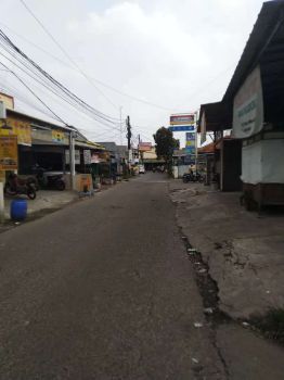 Rumah Dengan Halaman Belakang Luas Di Jatimekar