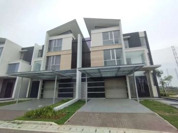 Rumah Mozart Boulevard 10x30 Bagus Lokasi Strategis