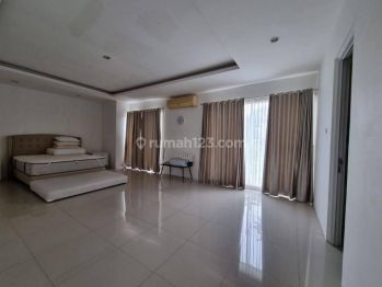 Rumah Rapi Siap Huni di Kencana Loka Bsd