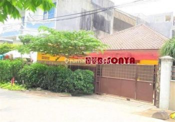 Rumah Tua Tomang.12x25. Jalan Lebar 3 Mobil