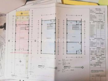 DIKONTRAKAN/SEWA RUKO 3 LANTAI DI MAINROAD BUAH BATU