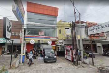 Ruang Usaha Di Seputar Kampus UGM