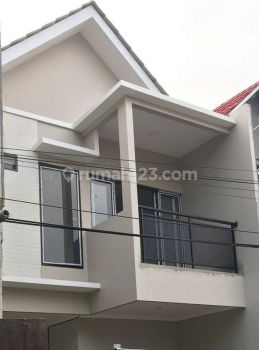 Rumah Cluster Dua Lantai Akses Tol Cawang Dekat Sd Smp Sma