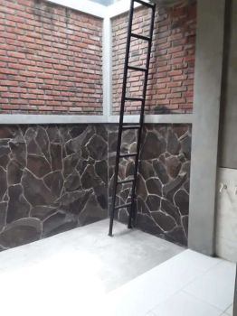 Dijual Rumah Baru di Tenggilis dekat Ubaya