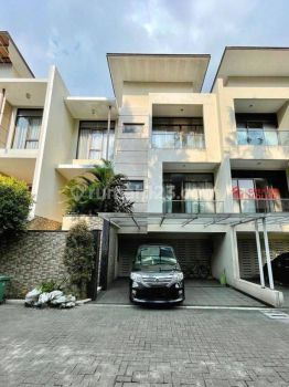 *RUMAH MODERN - T/B 167/404 - TOWNHOUSE