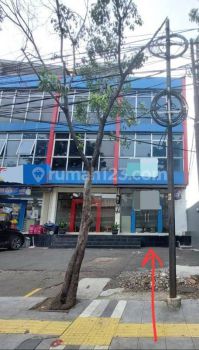 Ruko 3 lantai di area padat niaga dekat atau depan stasiun Pasar Minggu Jakarta