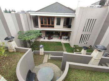 Rumah Dijual Setra Duta Bandung Utara, Siap Pakai, Taman Luas