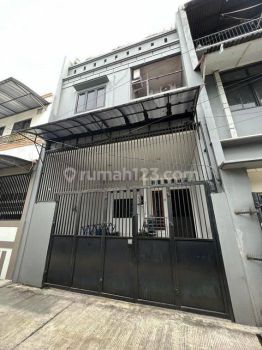 Dijual Rumah Bagus Pademangan Uku 6x17 Rapi 2.5 Lantai Siap Huni Jarang Ada