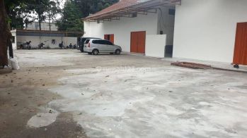Gudang di Jl. Raya Srengseng. Kembangan. JakBar Sudah Renovasi SHM 1200 m2