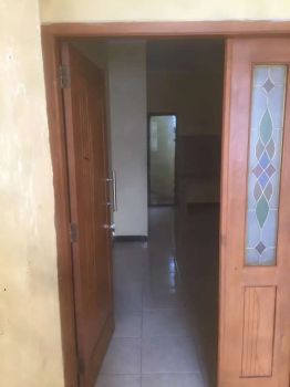 DIKONTRAKAN RUMAH LANTAI 2 KEBON NANAS