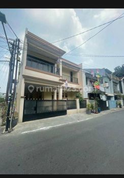 Rumah siap huni di Pondok Kelapa Jakarta