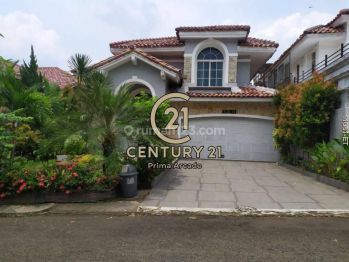 Rumah Lokasi Cakep View Jendela Kamar Utama Lapangan Golf