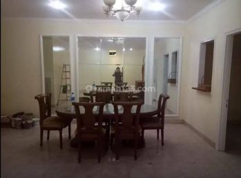 Disewakan Rumah Cantik 2 Lantai, Area Cibubur