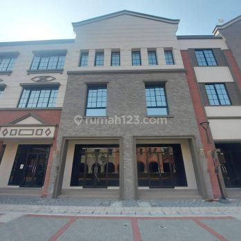 Disewakan Ruko Osaka Riverview Uk. 4.5x15 M Hadap Dalam Murah