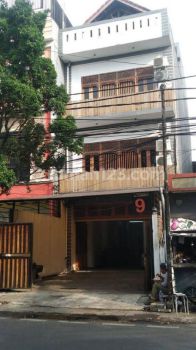 Ruko 4 Lantai di Kebayoran Baru, Jakarta Selatan