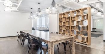 Regus - AIA Central (Coworking)