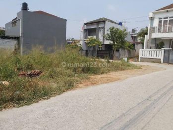 Tanah Posisi Hook di Ciracas Jakarta Timur 200 Meter Jalan Raya
