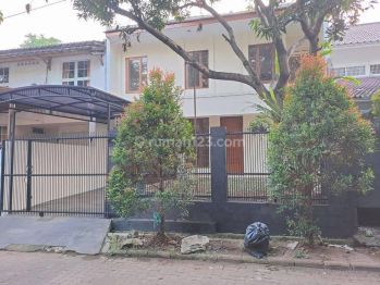 Rumah 2 lantai siap huni di Cilandak Jakarta Selatan